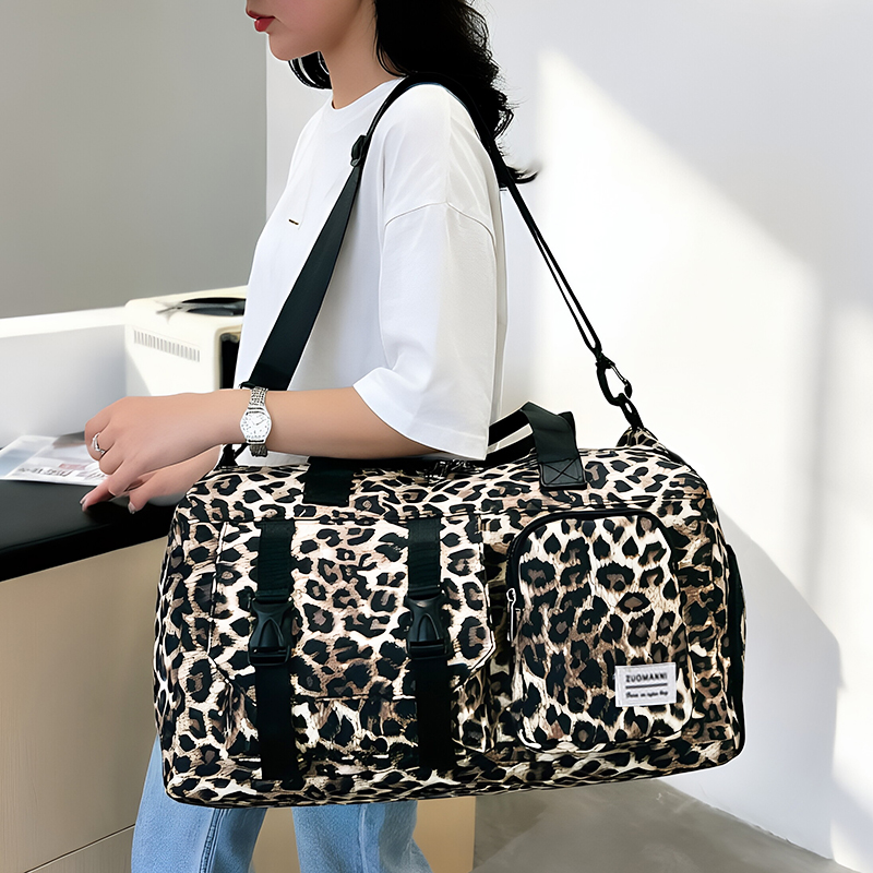 세련된 레오파드 프린트 스포츠 짐 가방, 독립적인 신발 - Weekender Bag Duffle 리뷰 및 가격