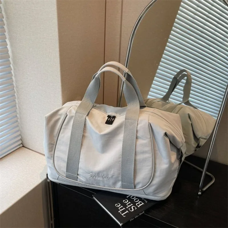 유명 디자이너의 클래식하고 트렌디한 여성용 가죽 기저귀 - Luxury Bags Paris 리뷰 및 가격